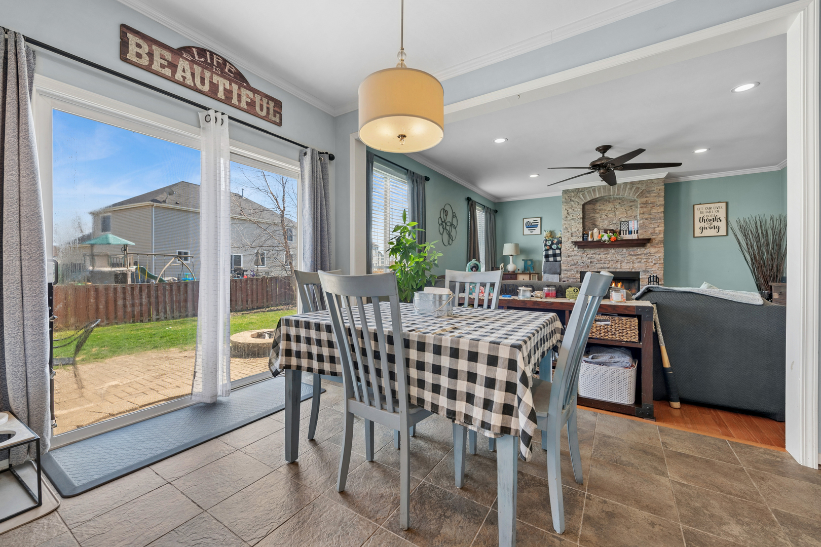 2108 Waterbury Dr Joliet, IL 60431