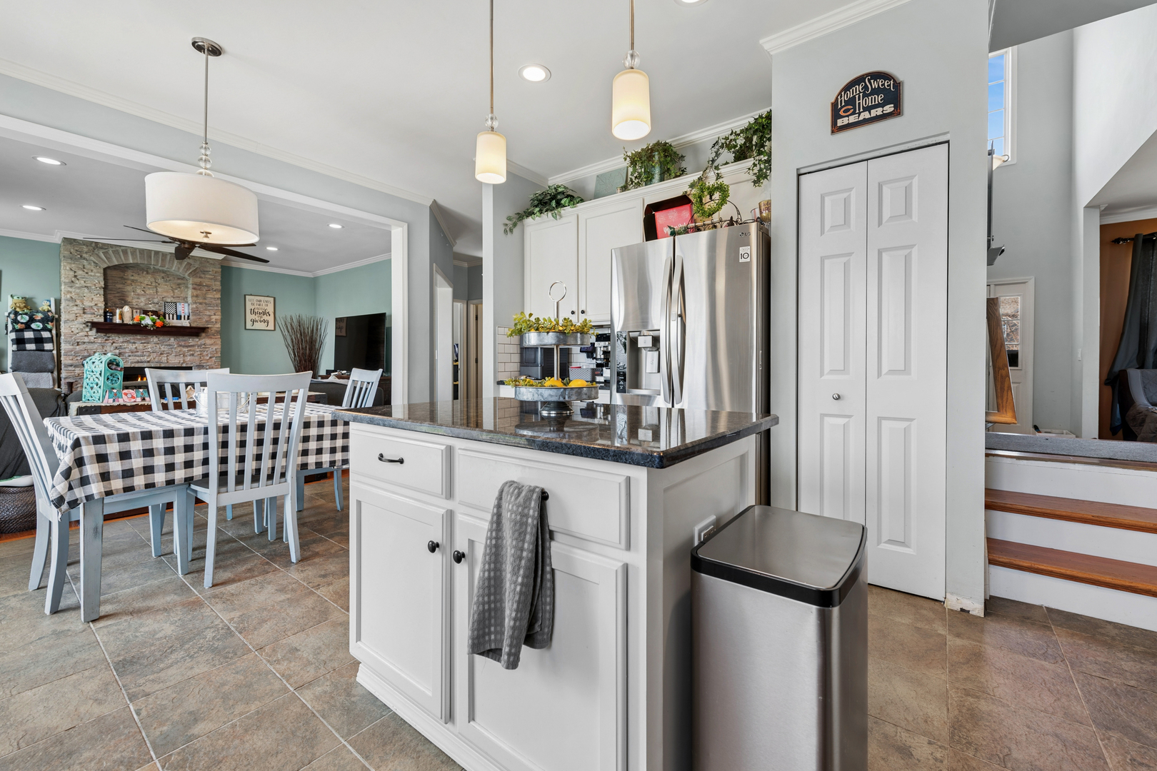 2108 Waterbury Dr Joliet, IL 60431