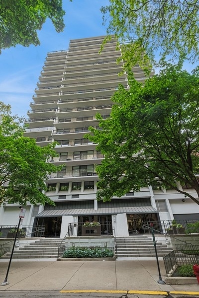 1430 N Astor St #11C