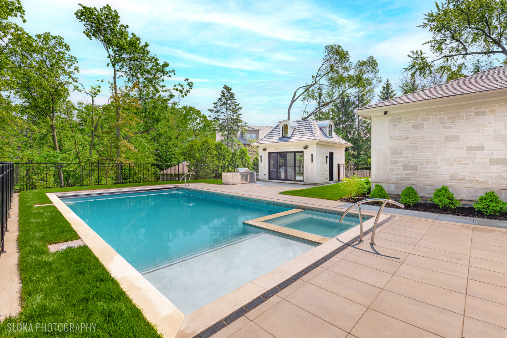 219 Lincoln Dr Glencoe, IL 60022