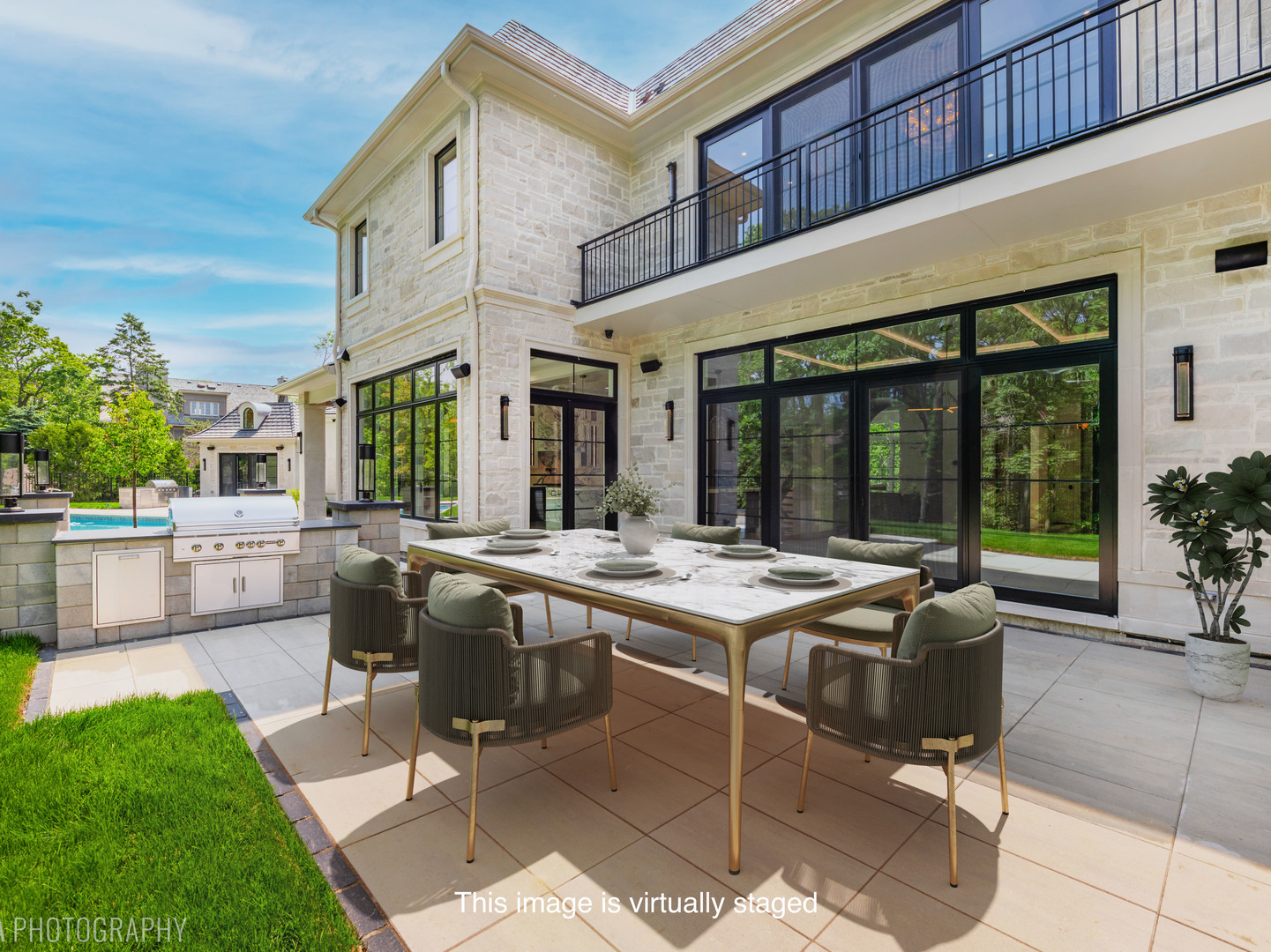 219 Lincoln Dr Glencoe, IL 60022