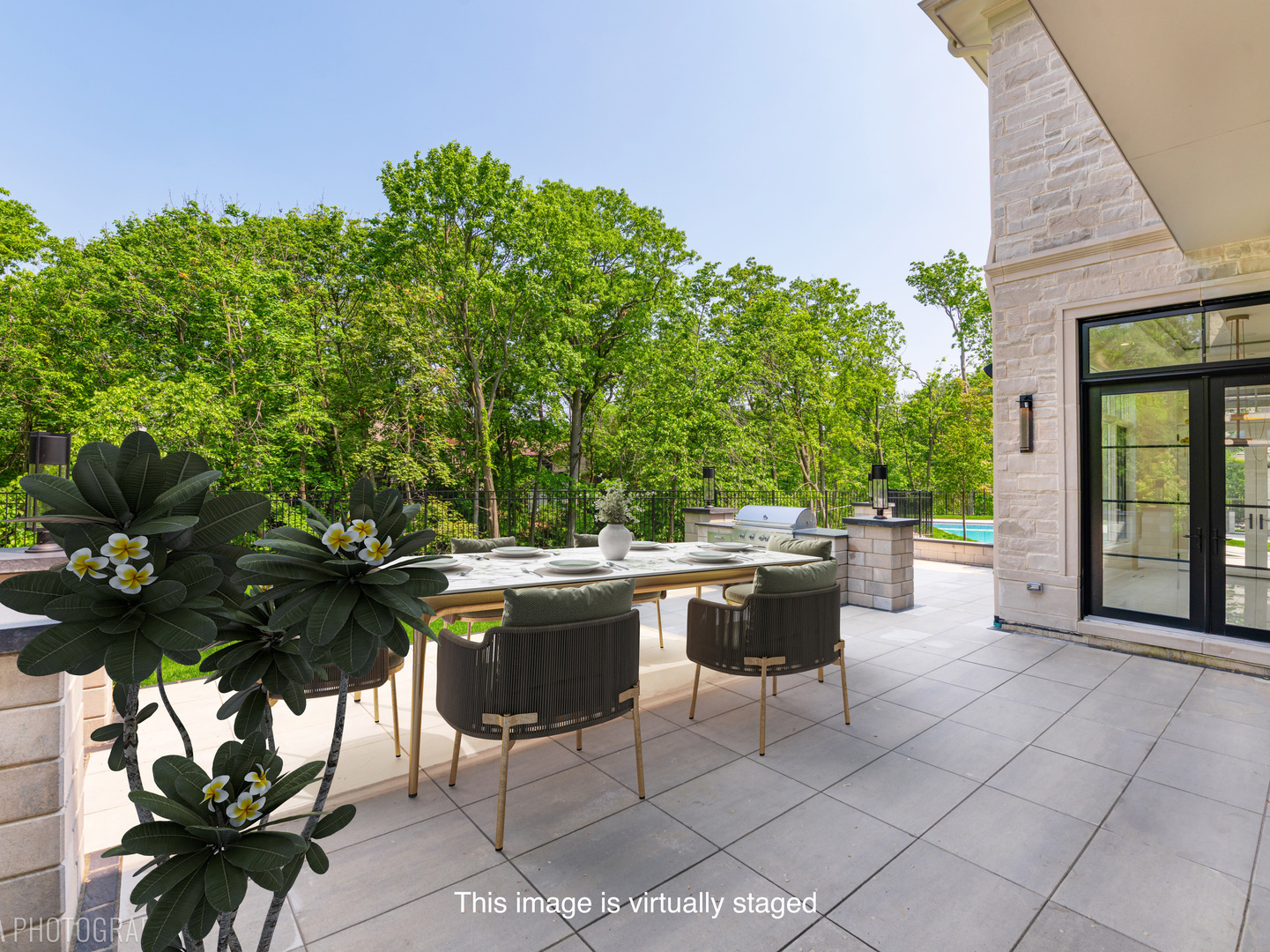 219 Lincoln Dr Glencoe, IL 60022