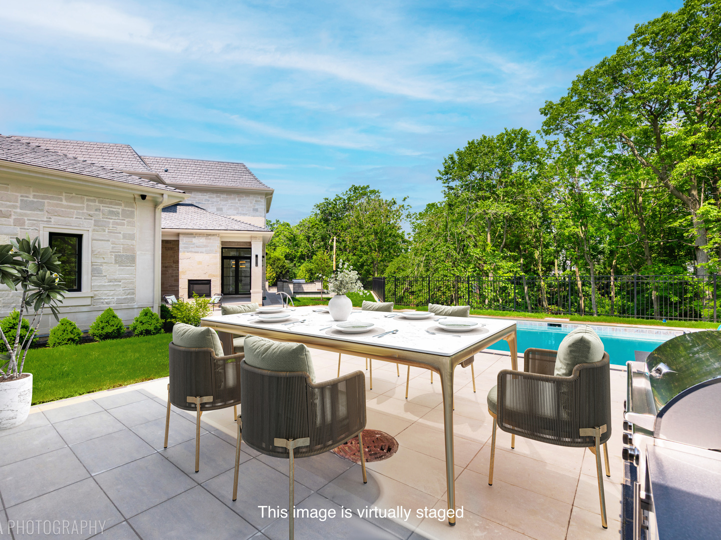 219 Lincoln Dr Glencoe, IL 60022