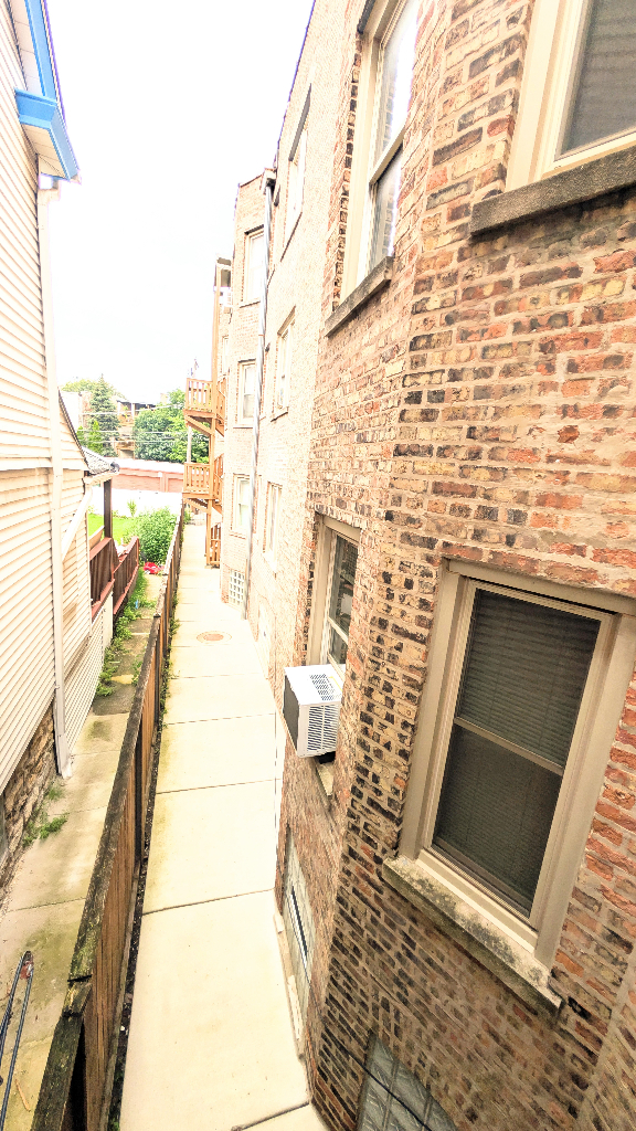 425 Wisconsin Ave #2W Oak Park, IL 60302