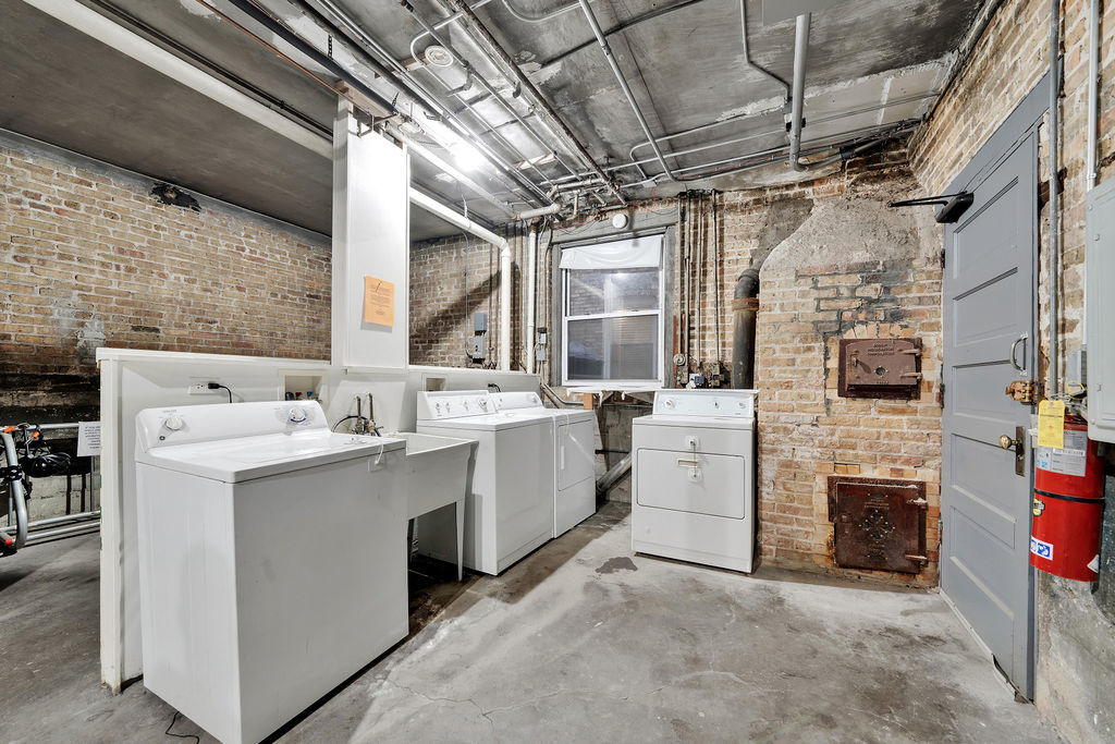 820 Washington Blvd #G Oak Park, IL 60302