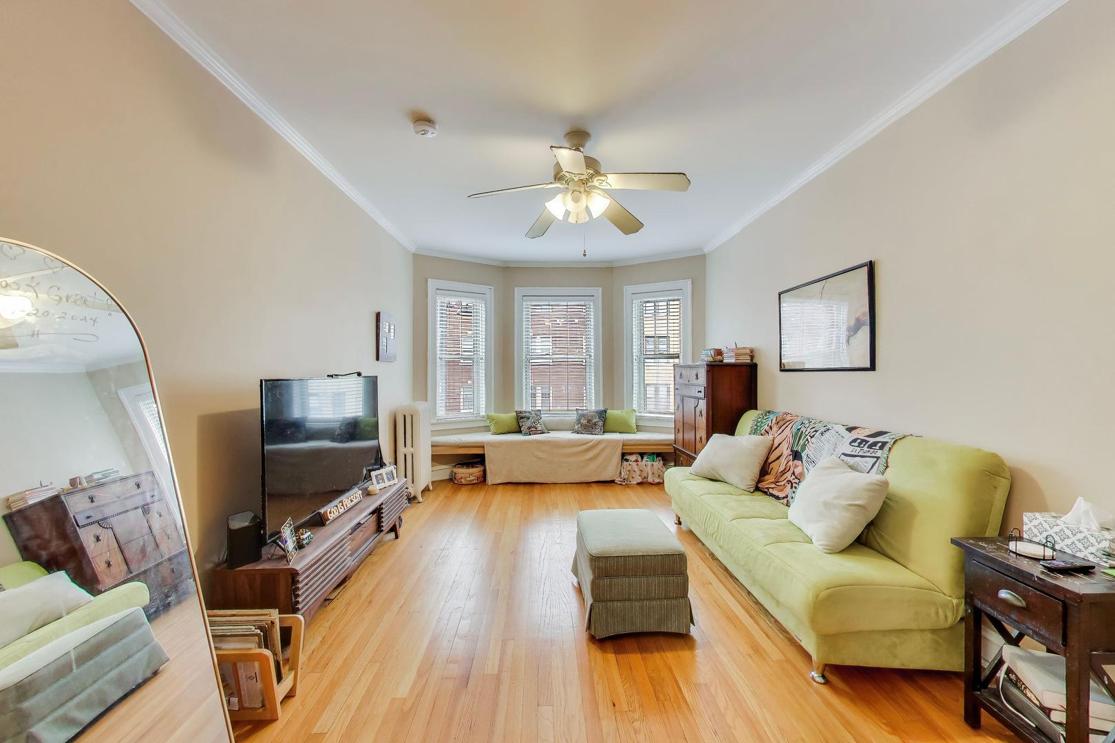 36 Harrison St #2 Oak Park, IL 60304