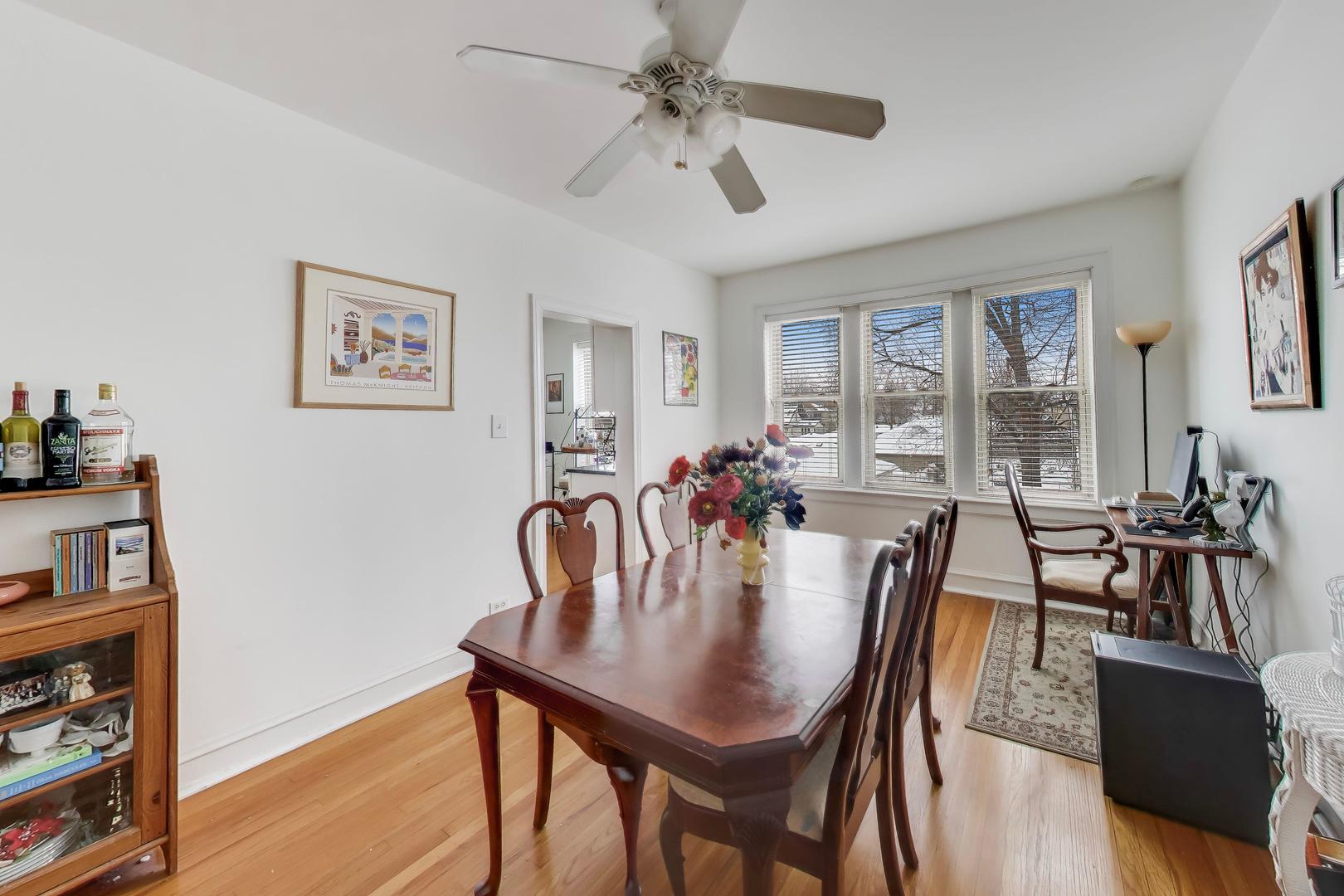 36 Harrison St #2 Oak Park, IL 60304