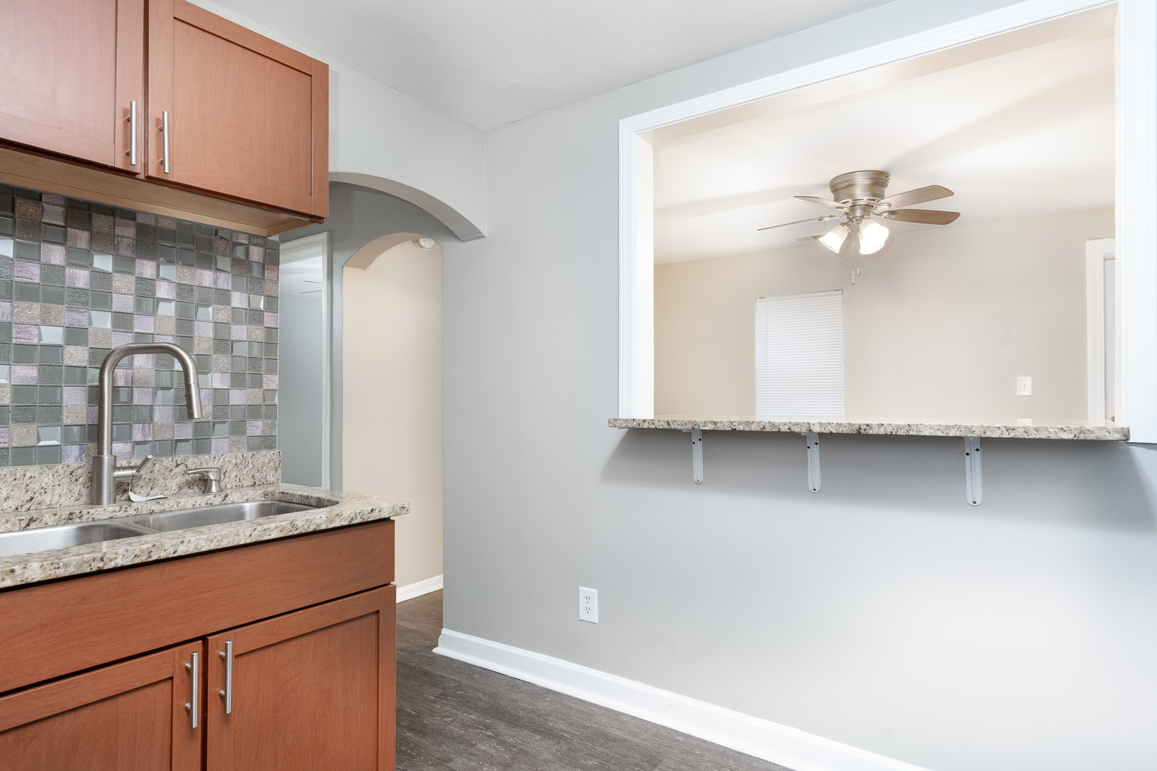 24 NE Cir Dr Joliet, IL 60433