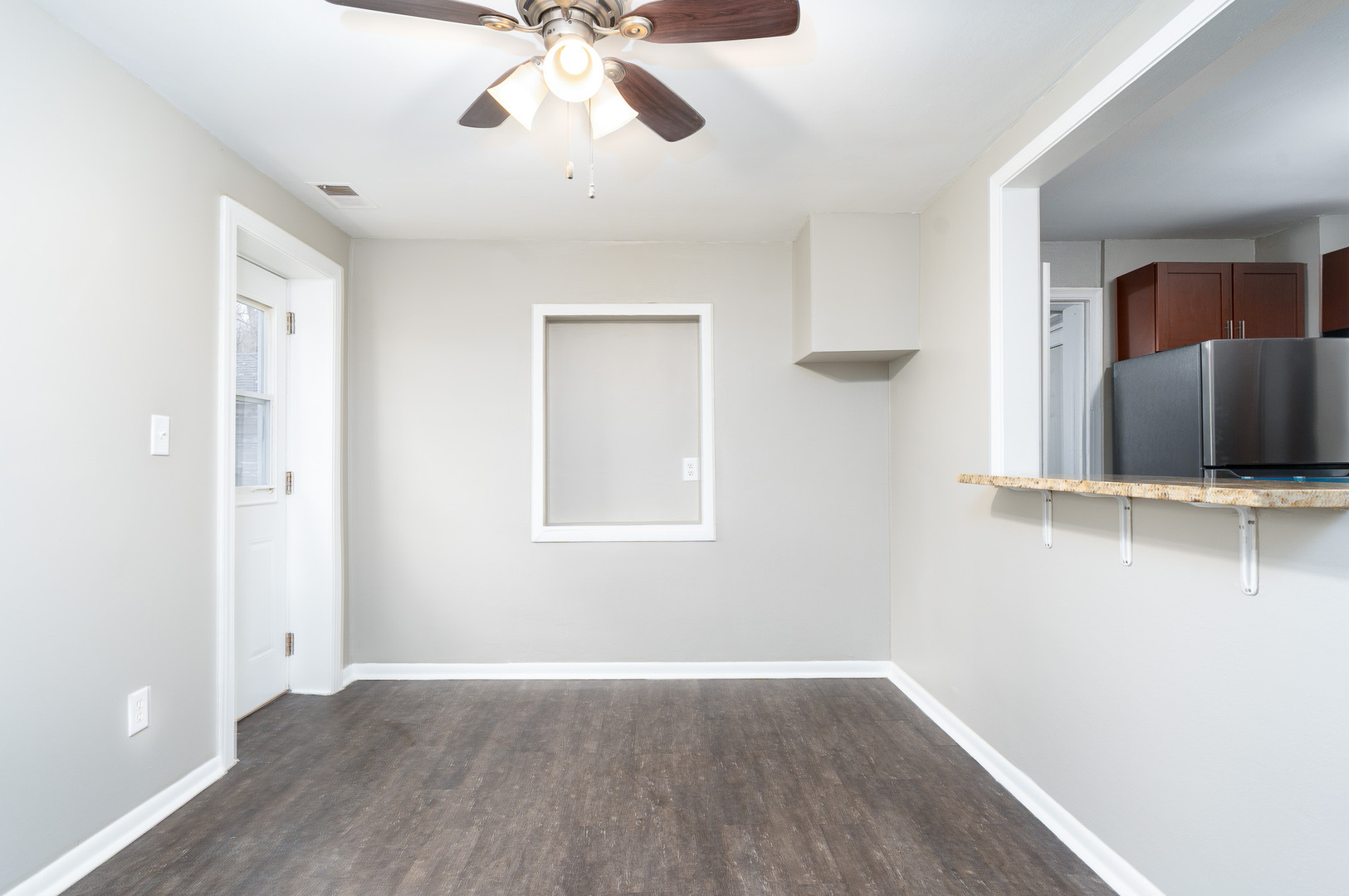 24 NE Cir Dr Joliet, IL 60433