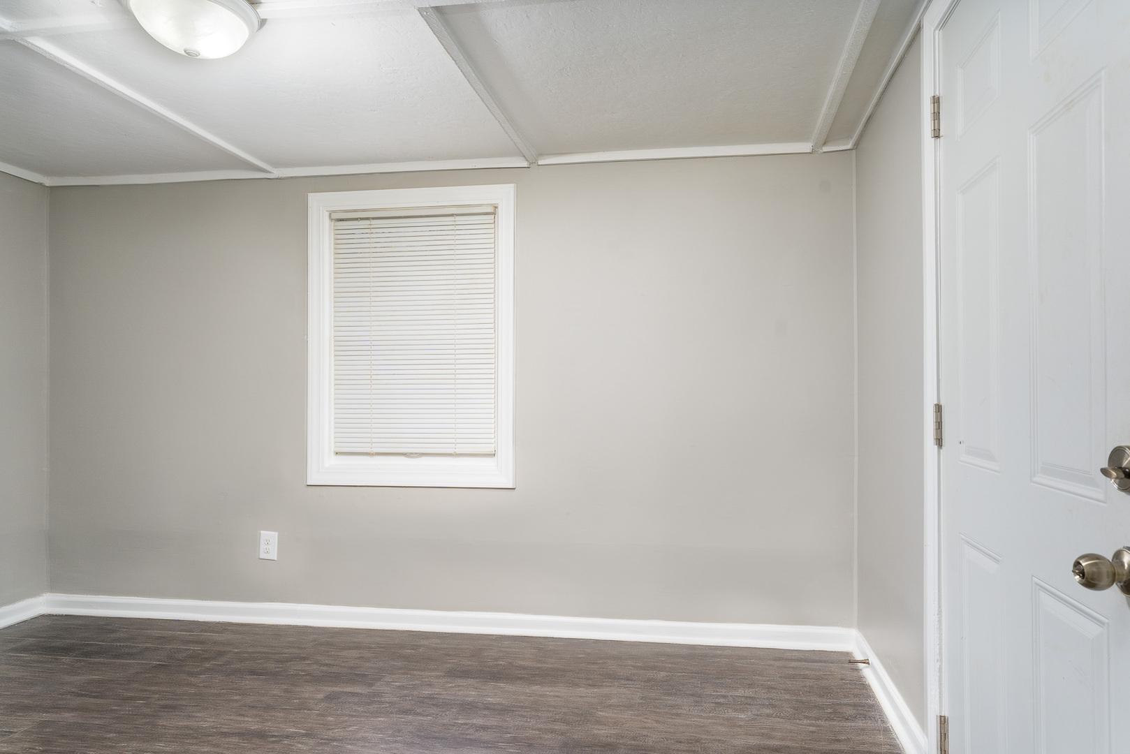 24 NE Cir Dr Joliet, IL 60433