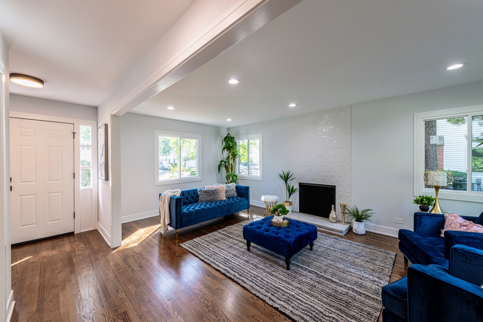 312 Pine St Deerfield, IL 60015