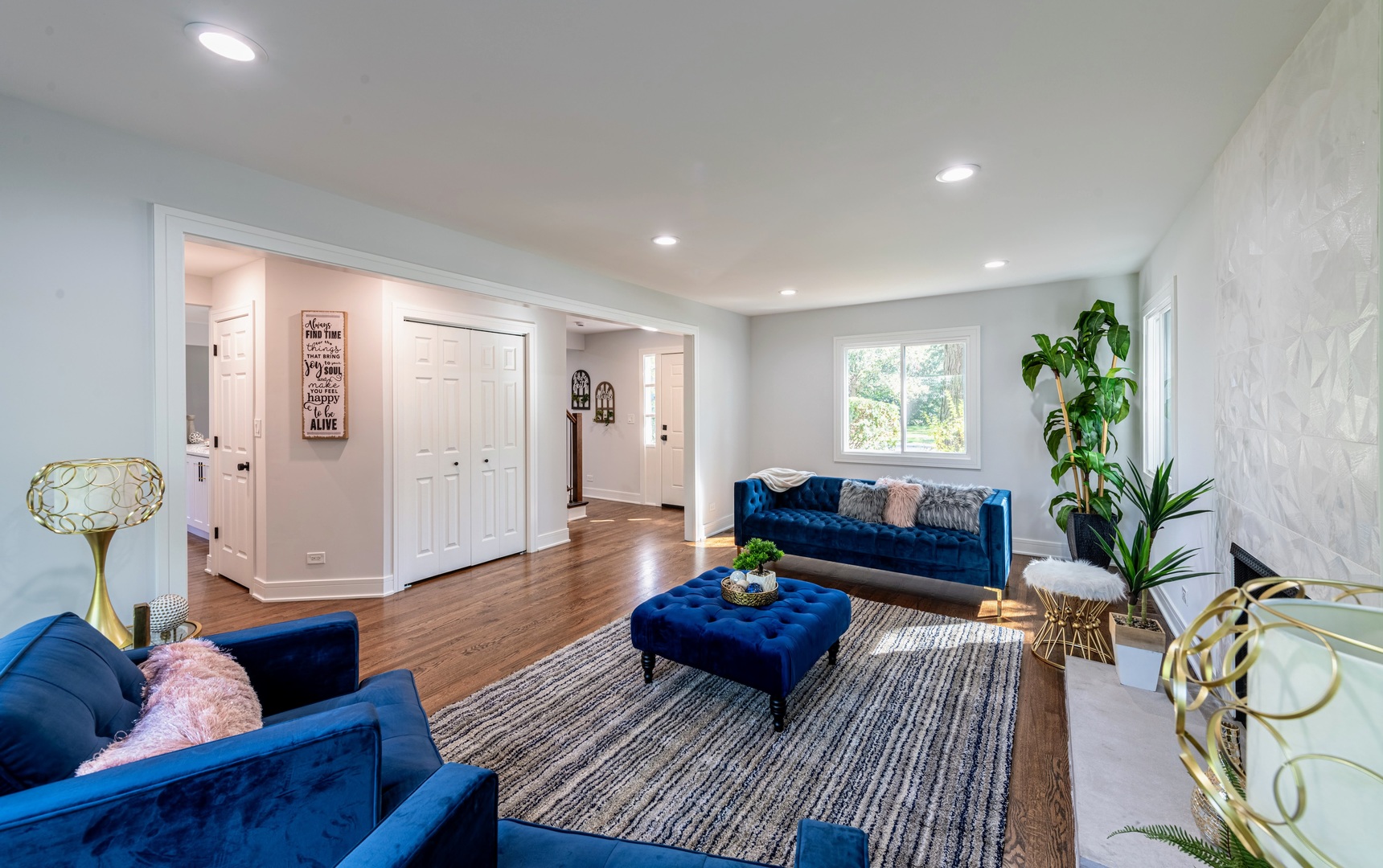 312 Pine St Deerfield, IL 60015