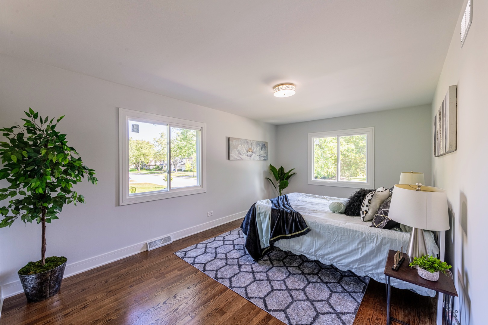 312 Pine St Deerfield, IL 60015