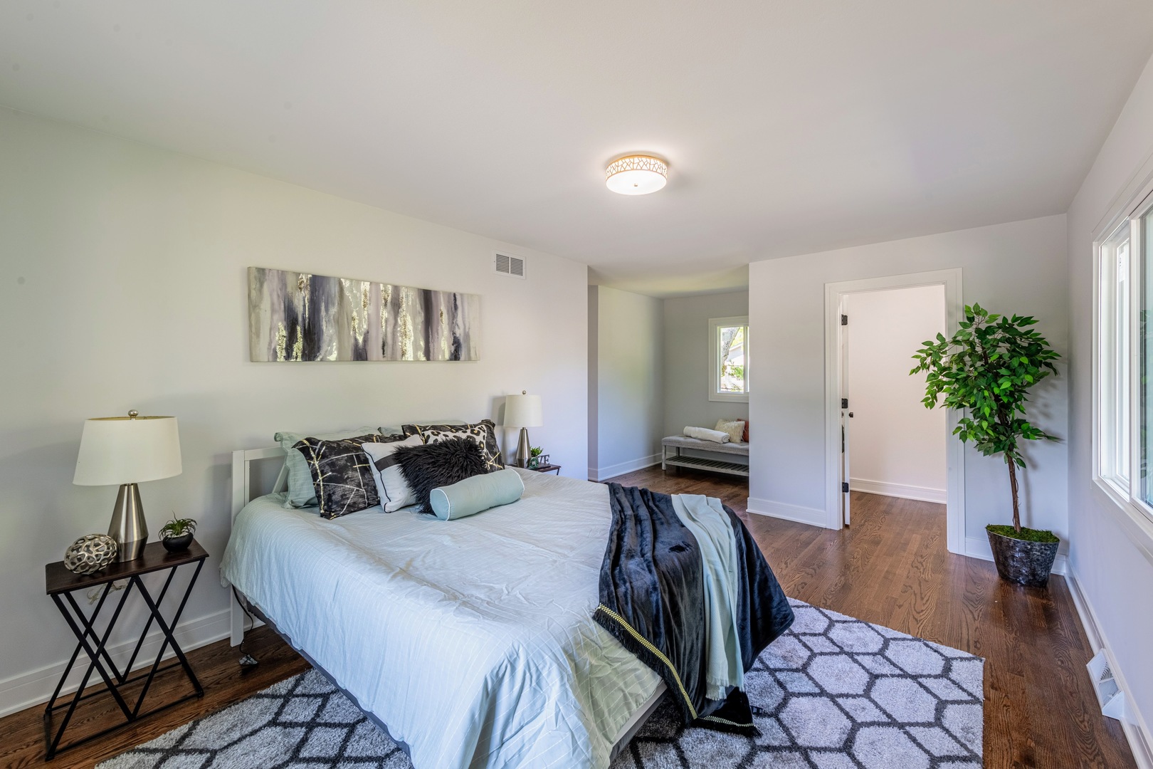 312 Pine St Deerfield, IL 60015