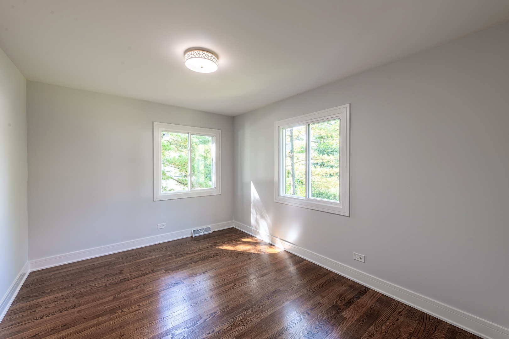 312 Pine St Deerfield, IL 60015