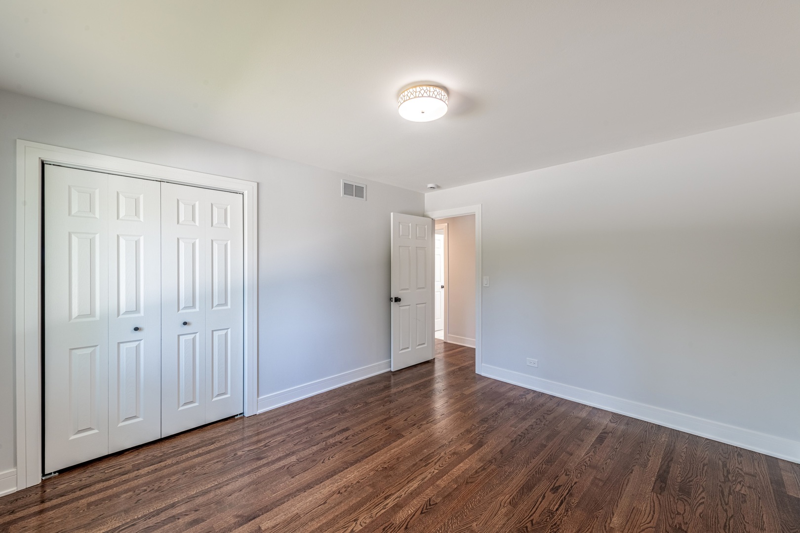 312 Pine St Deerfield, IL 60015