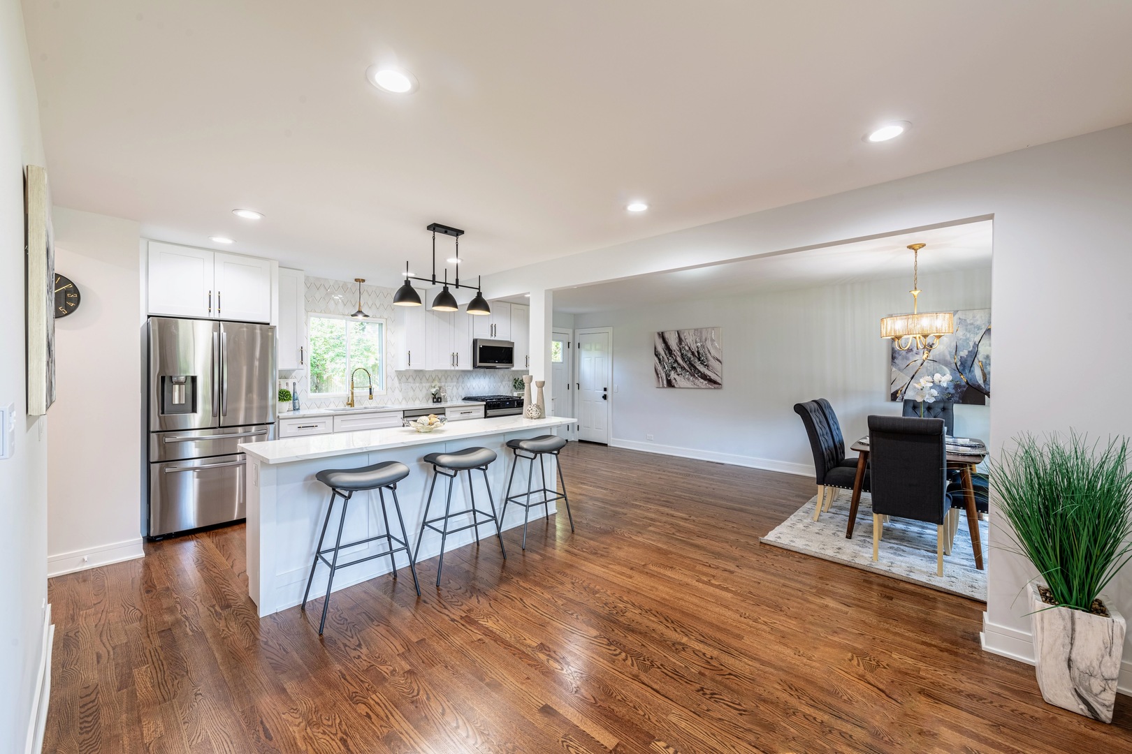 312 Pine St Deerfield, IL 60015