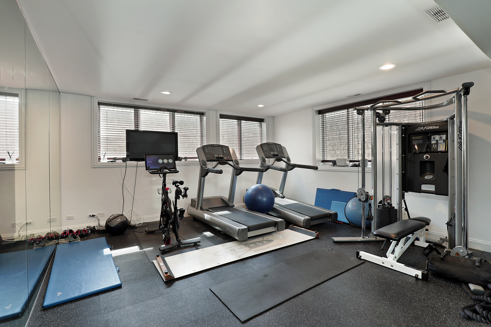 1630 Rdg Rd Highland Park, IL 60035