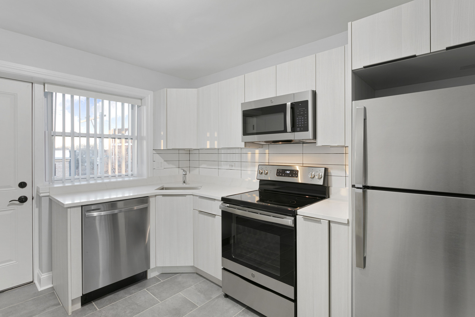 7634 N Eastlake Ter #1N Chicago, IL 60626