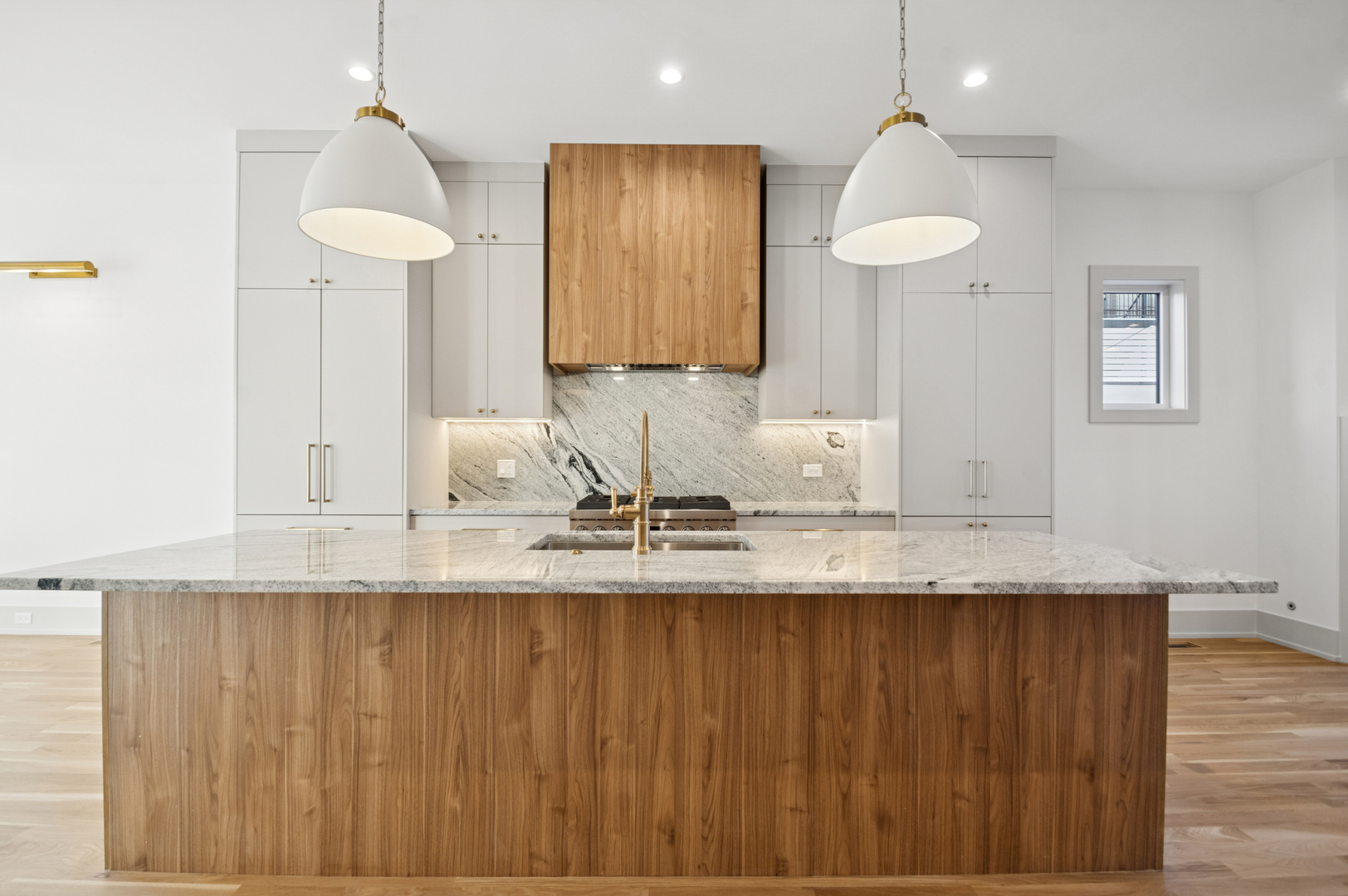 2246 W Lyndale St #1 Chicago, IL 60647