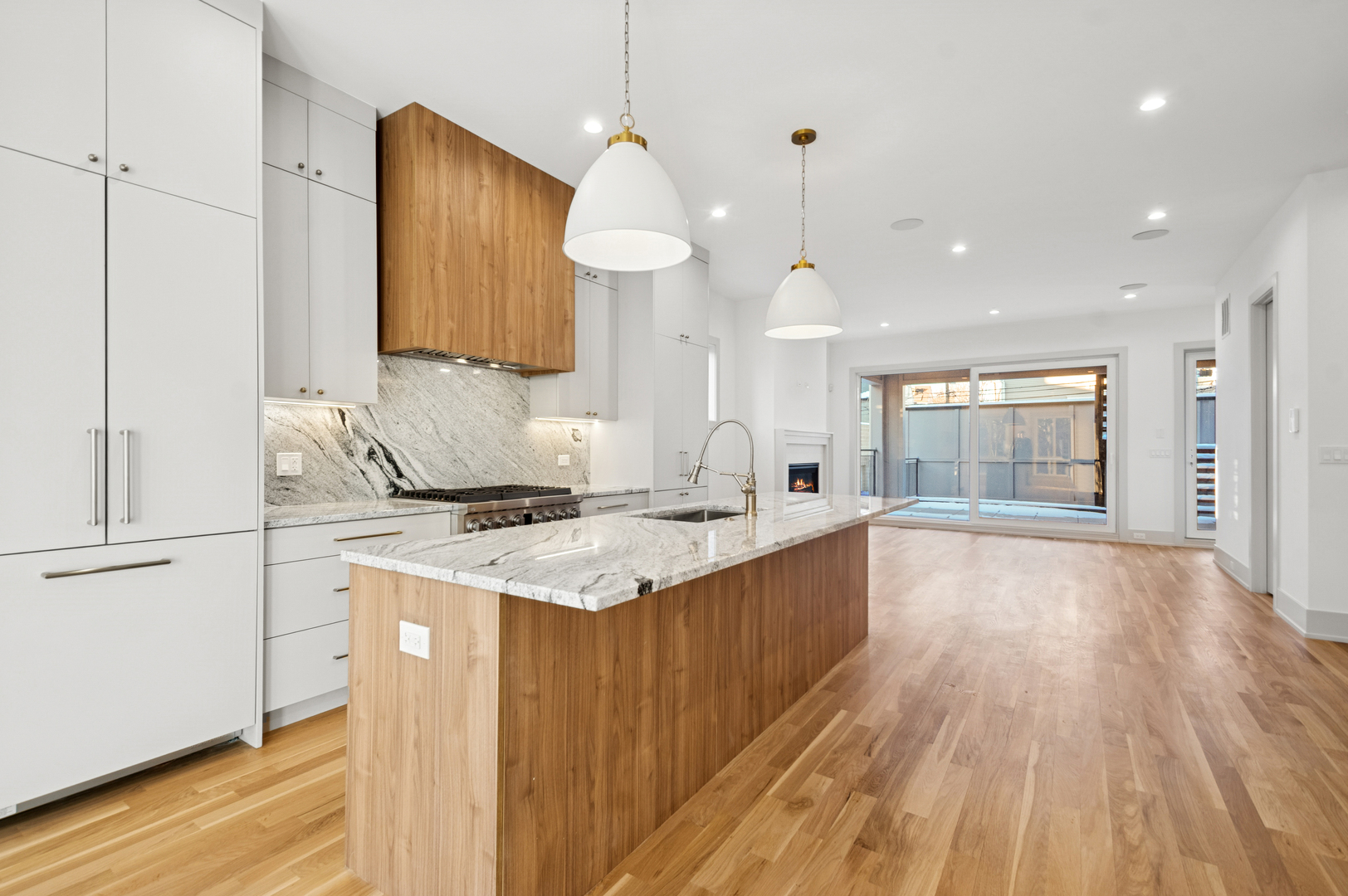 2246 W Lyndale St #1 Chicago, IL 60647