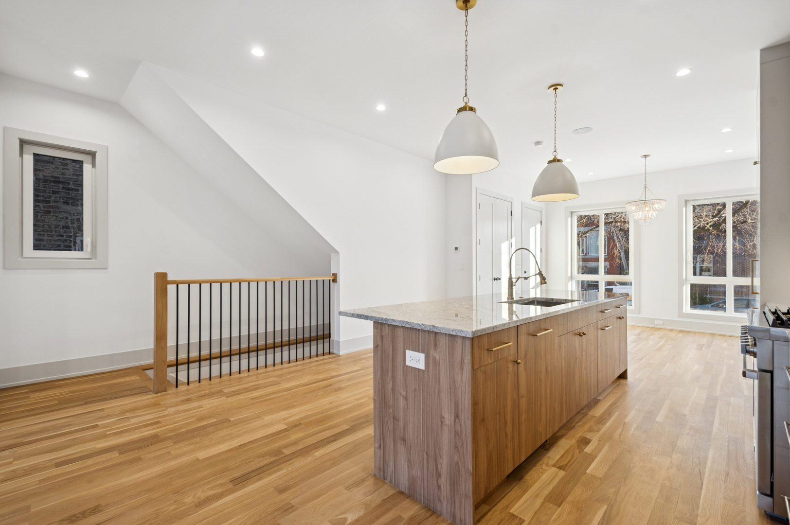 2246 W Lyndale St #1 Chicago, IL 60647