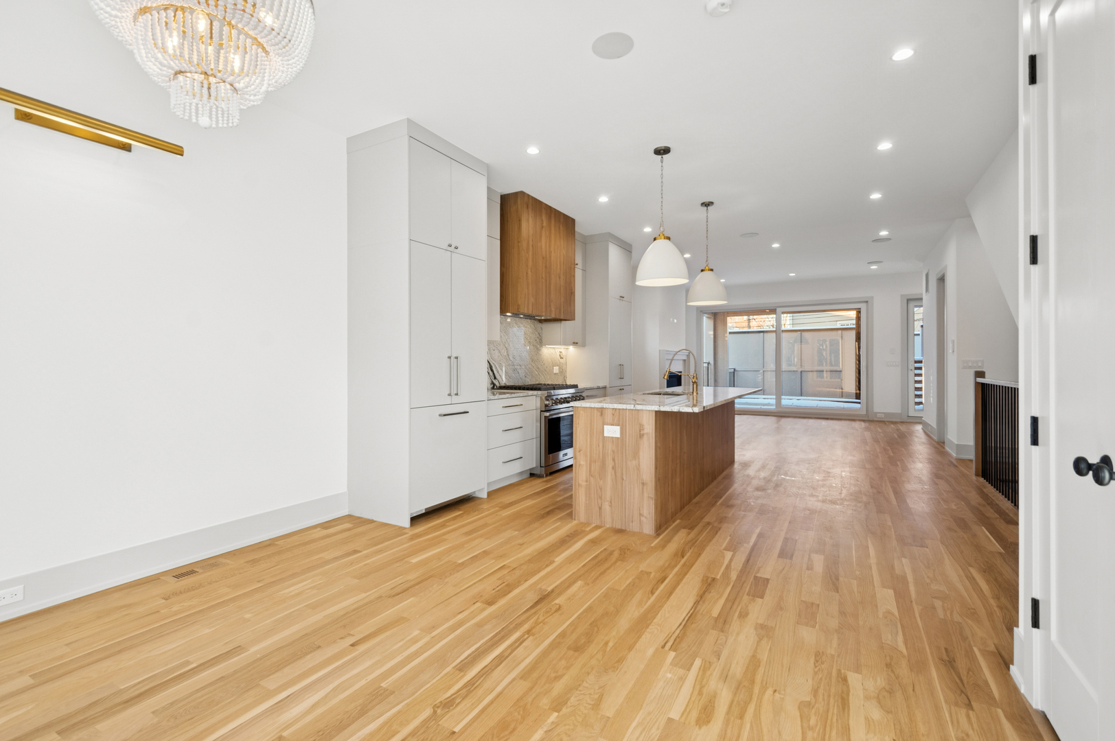 2246 W Lyndale St #1 Chicago, IL 60647