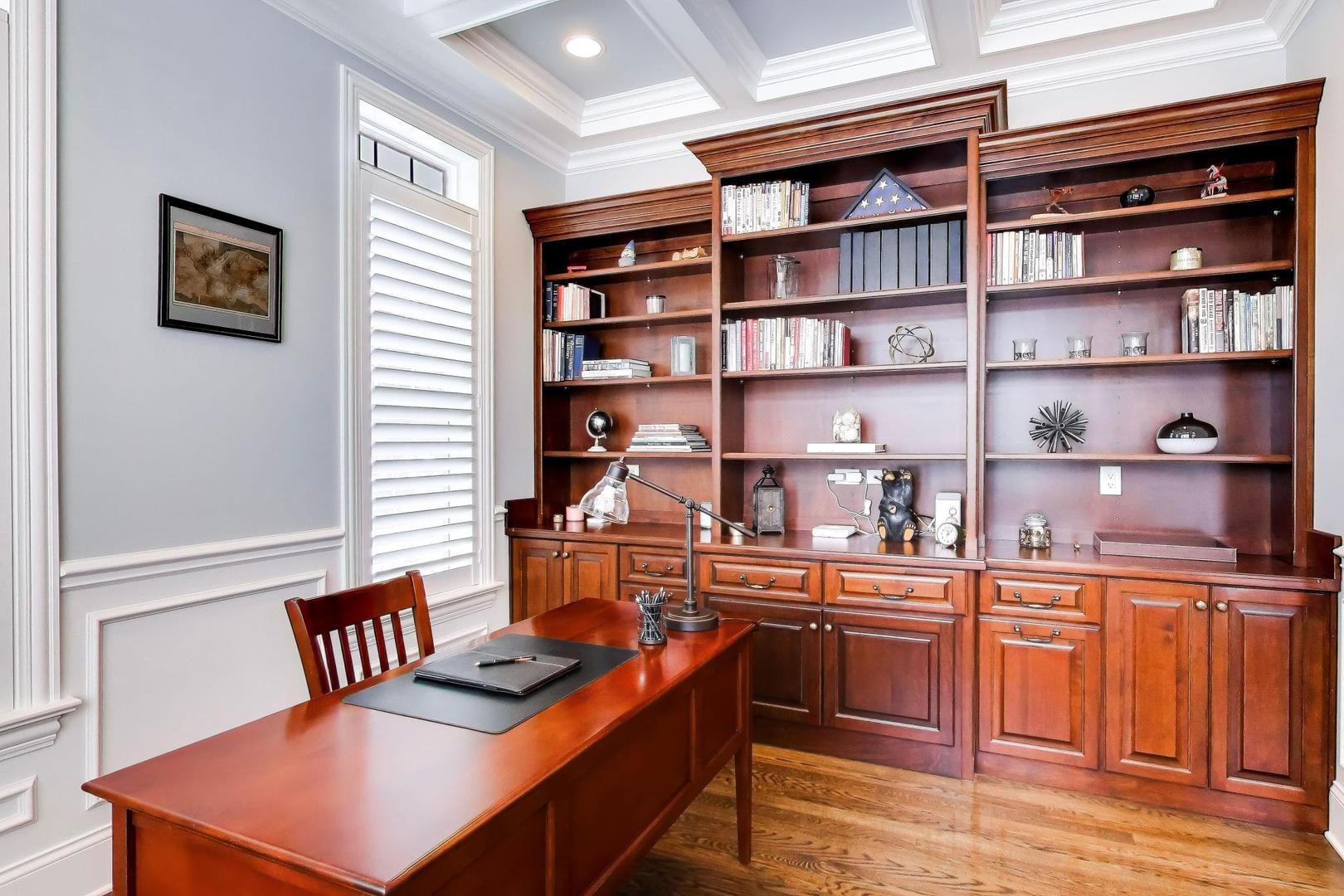 2403 Old Glenview Rd Wilmette, IL 60091