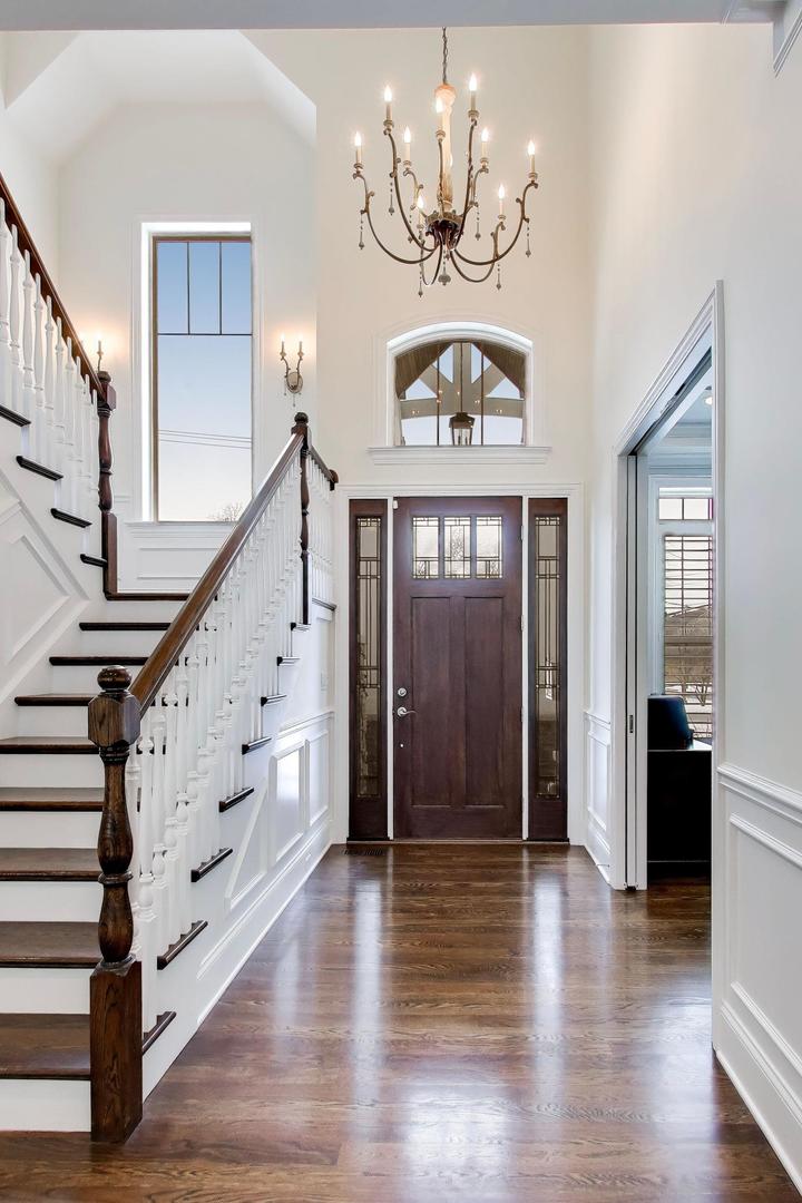 2403 Old Glenview Rd Wilmette, IL 60091