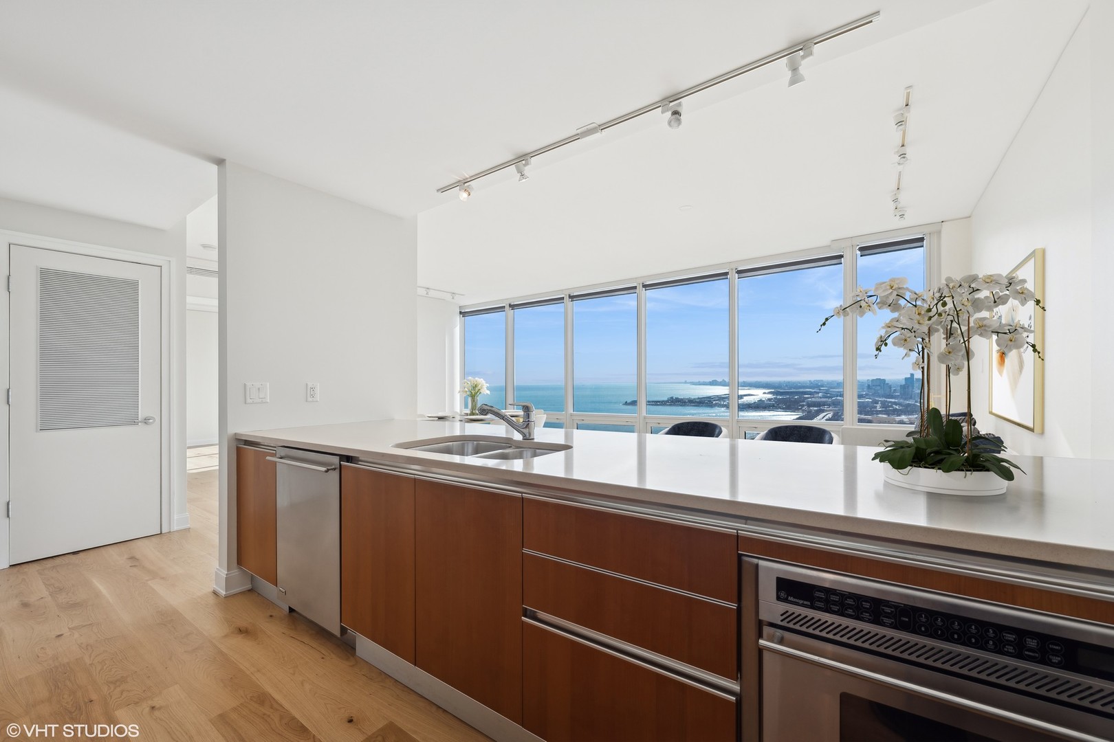 340 E RANDOLPH St #3505