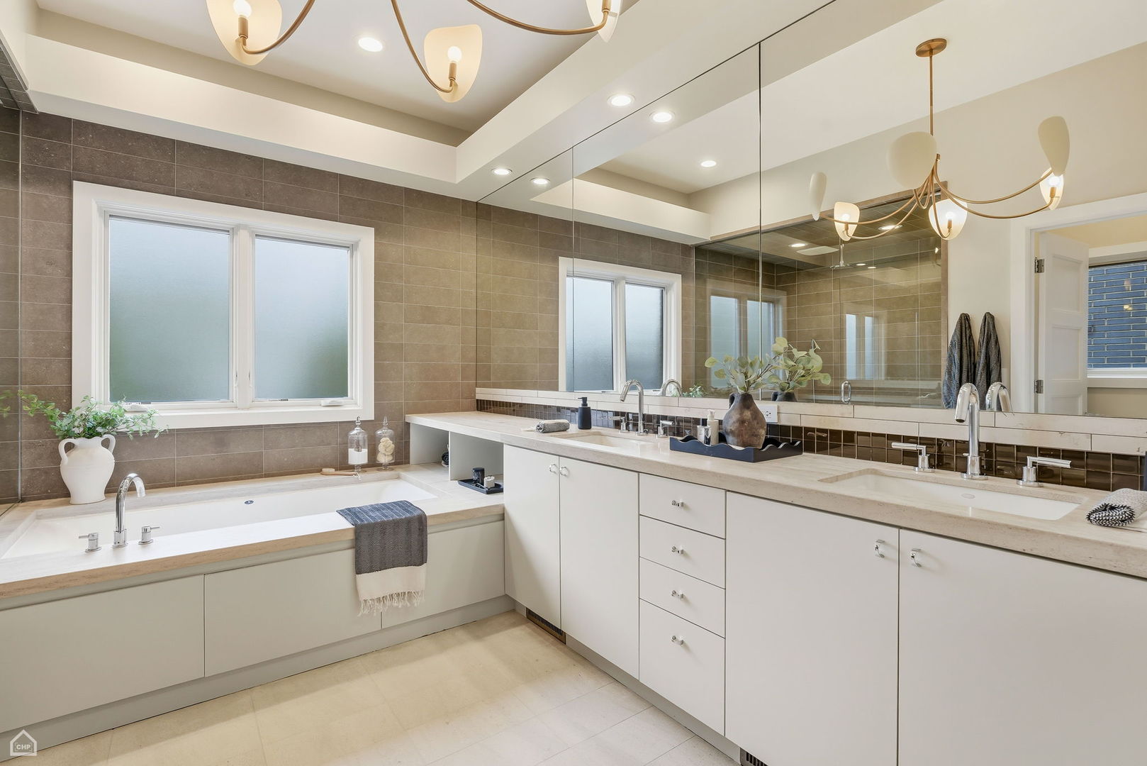 1838 N WOLCOTT Ave Chicago, IL 60622