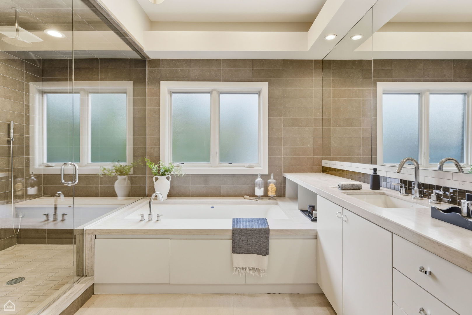 1838 N WOLCOTT Ave Chicago, IL 60622