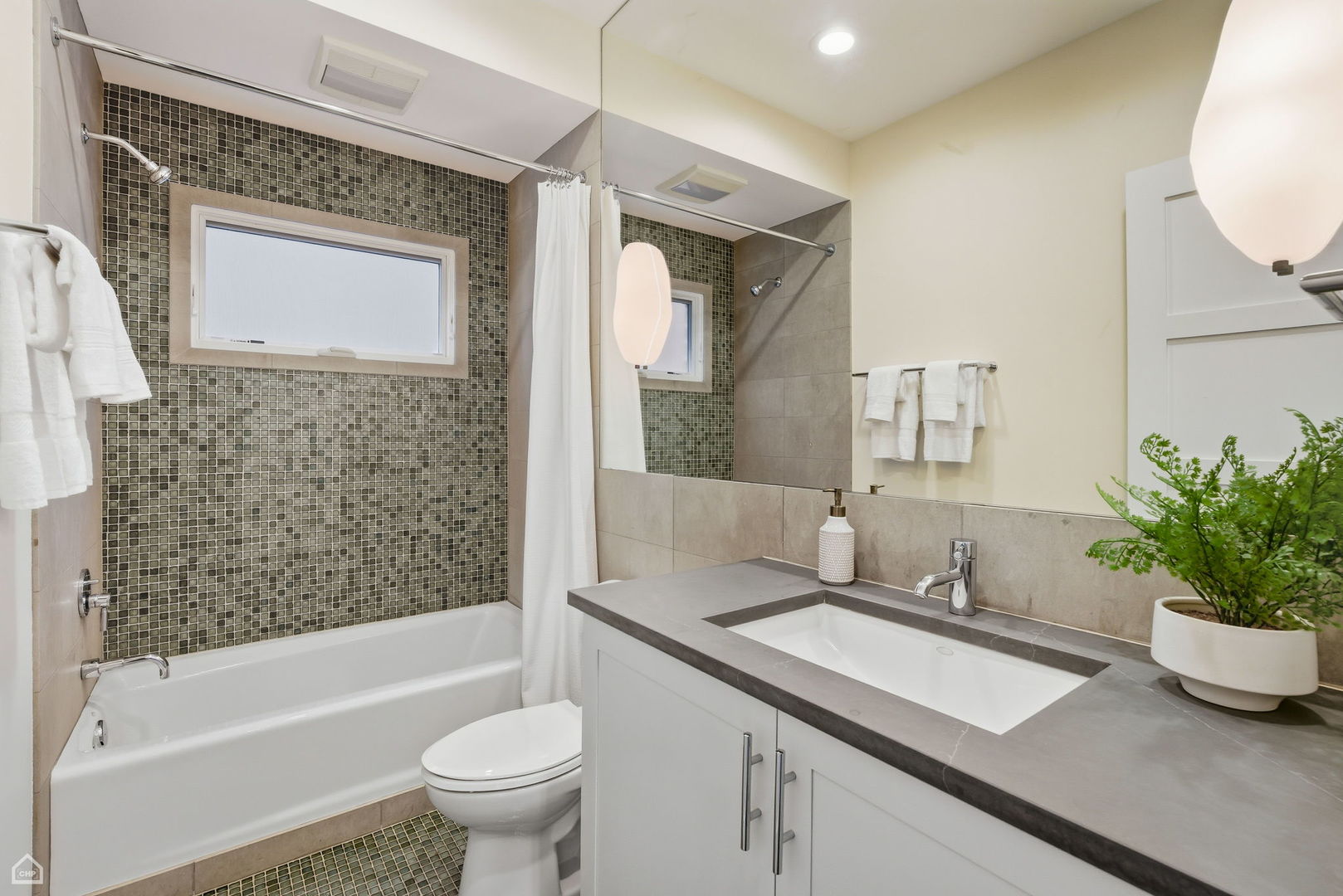 1838 N WOLCOTT Ave Chicago, IL 60622