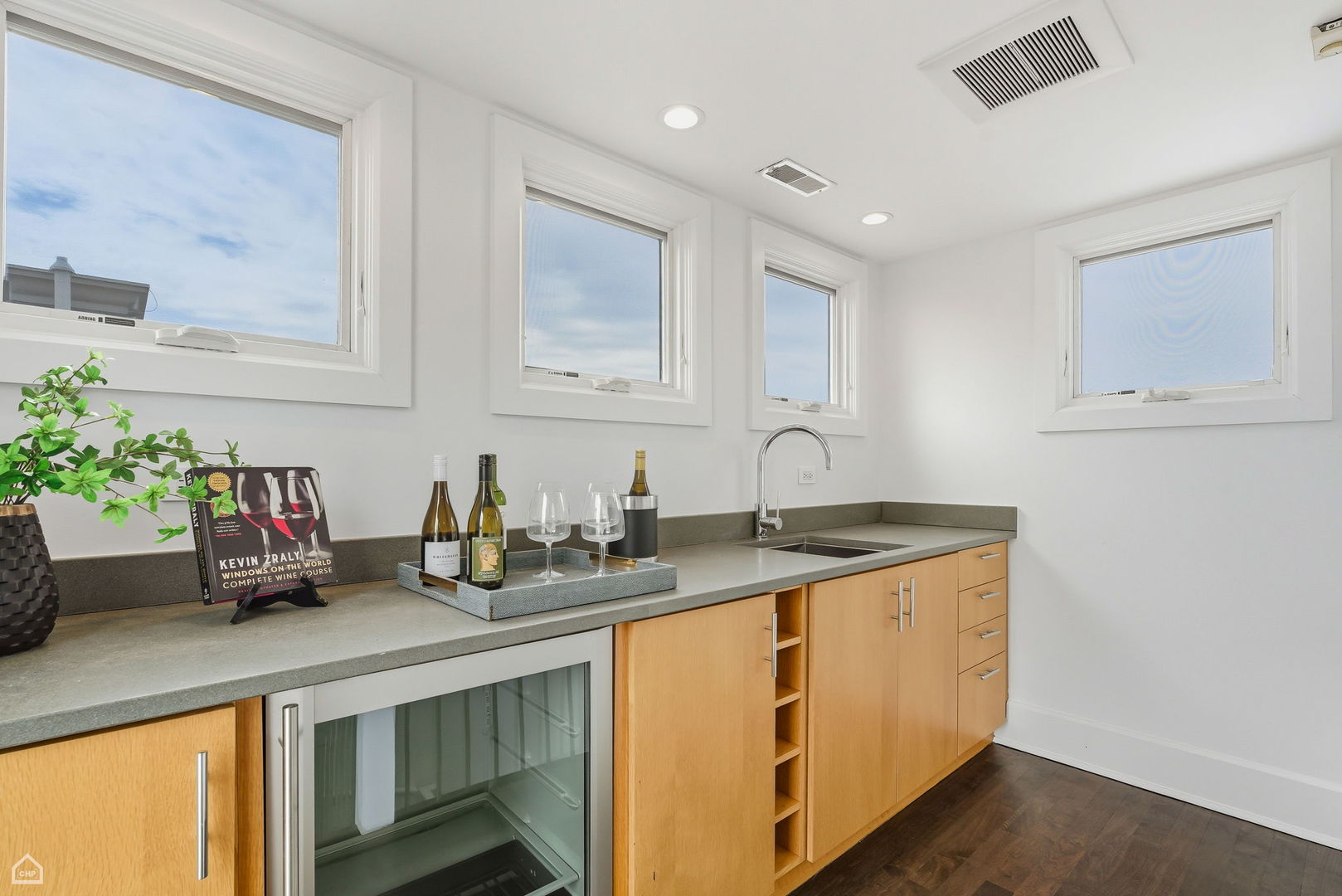 1838 N WOLCOTT Ave Chicago, IL 60622