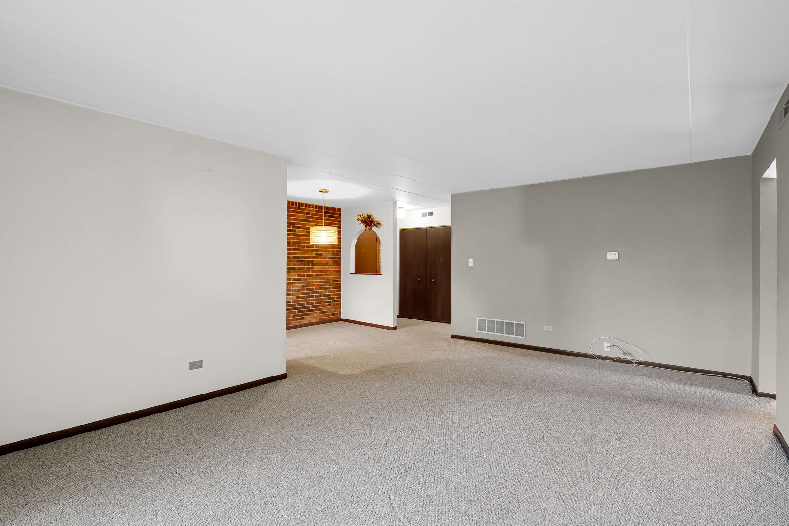 1940 183rd St #1D Homewood, IL 60430