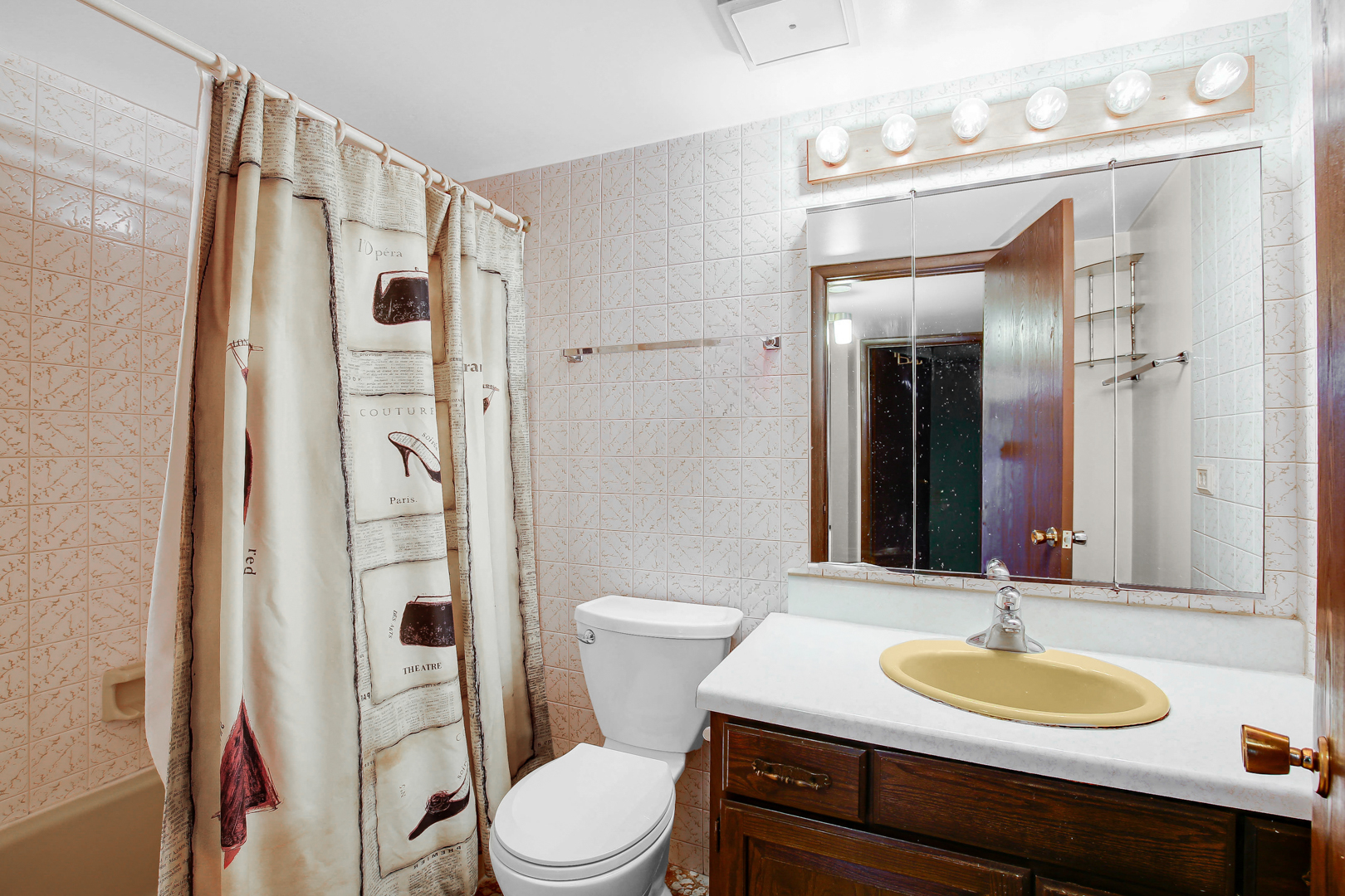 1940 183rd St #1D Homewood, IL 60430