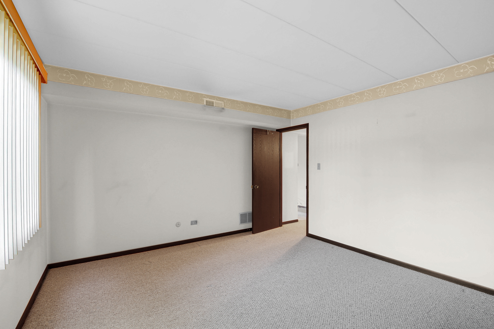 1940 183rd St #1D Homewood, IL 60430