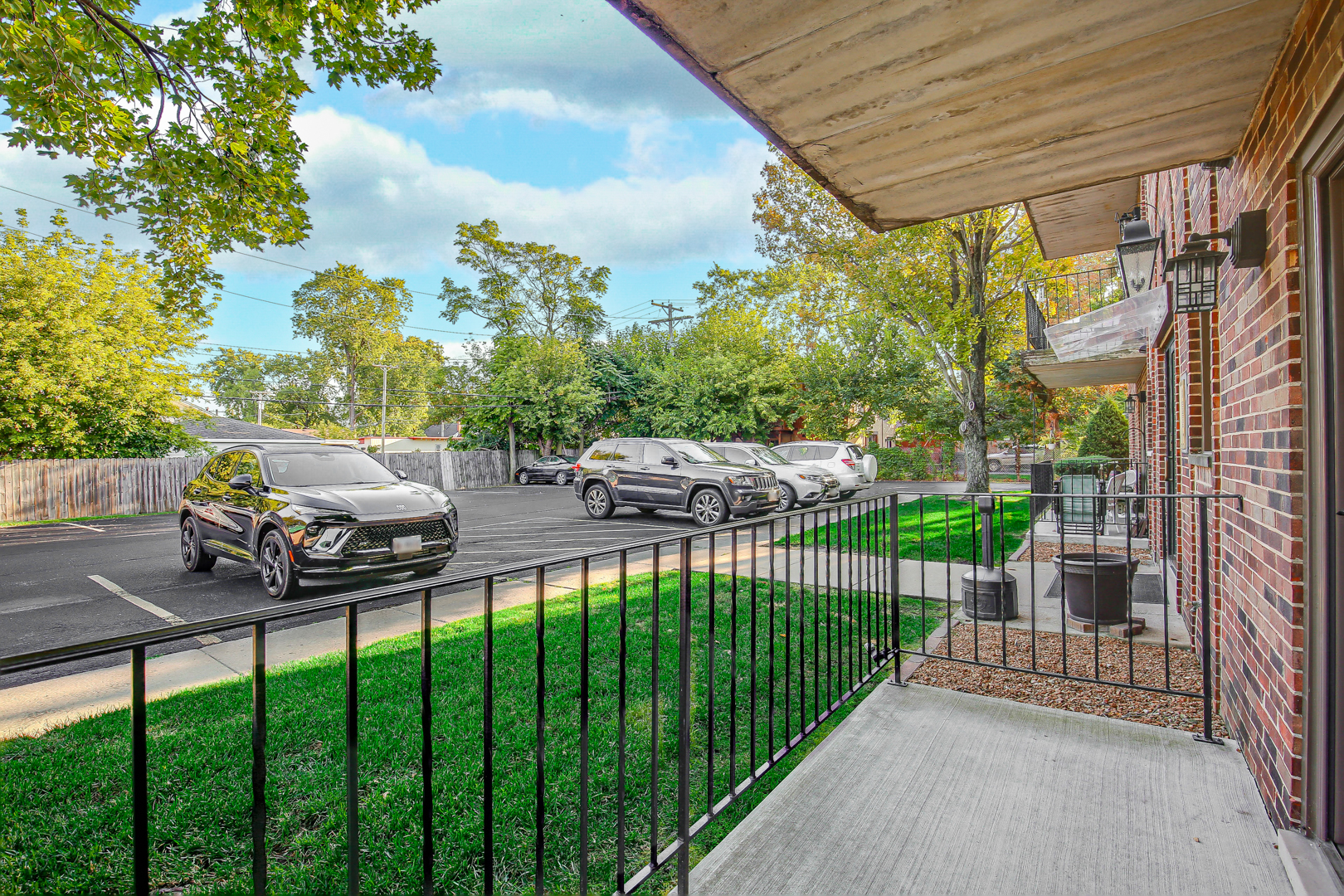 1940 183rd St #1D Homewood, IL 60430