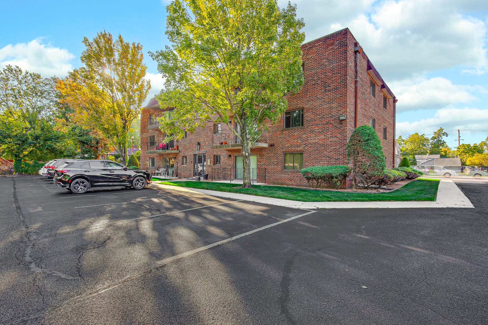 1940 183rd St #1D Homewood, IL 60430