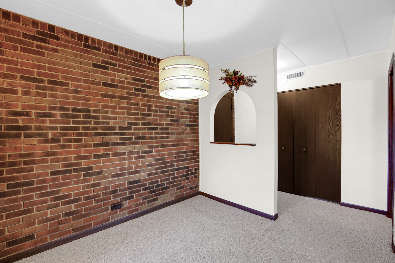 1940 183rd St #1D Homewood, IL 60430