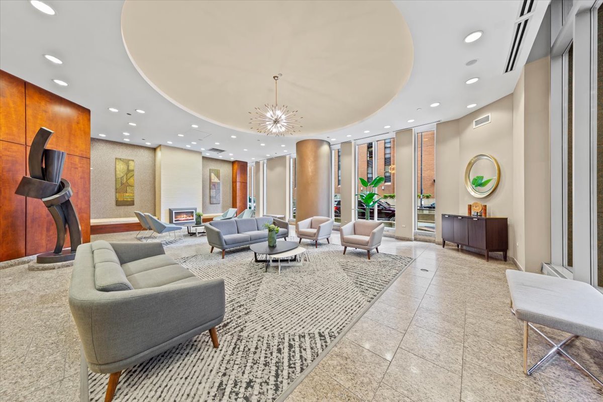 222 N Columbus Dr #1502 Chicago, IL 60601