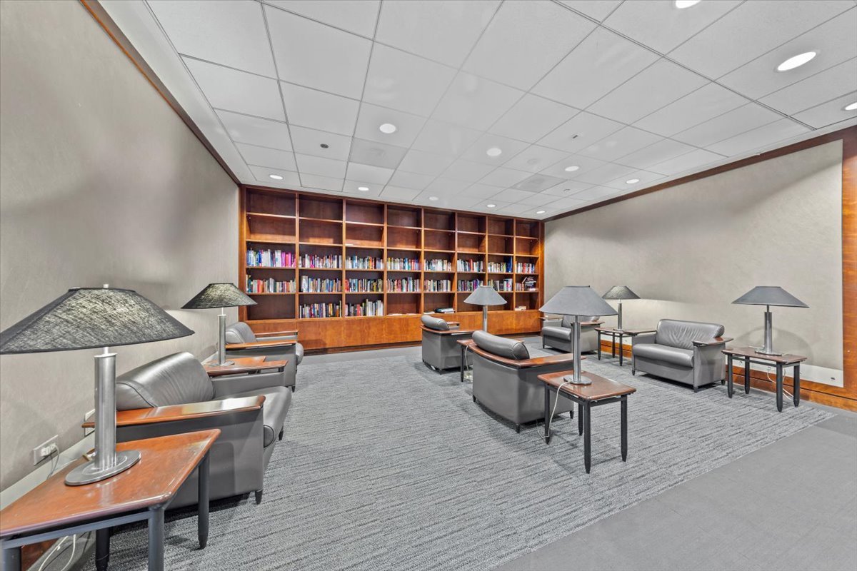 222 N Columbus Dr #1502 Chicago, IL 60601