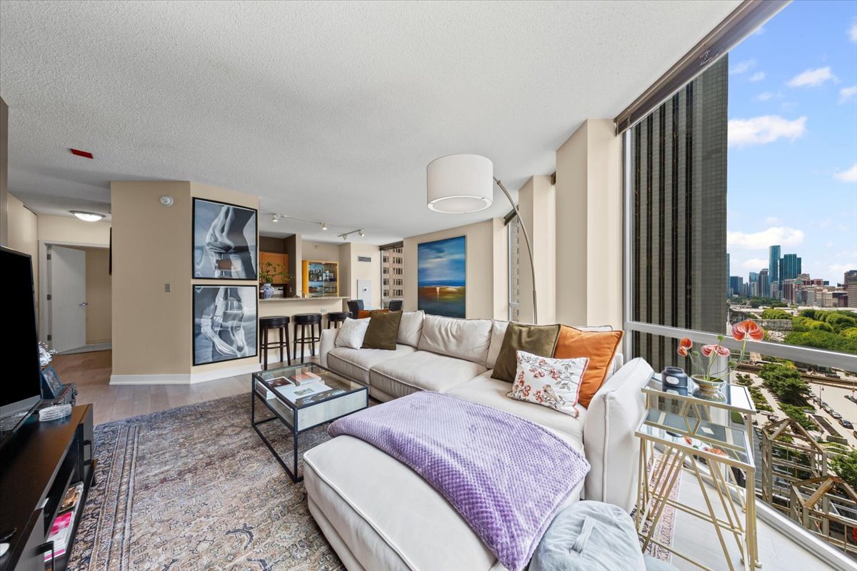 222 N Columbus Dr #1502 Chicago, IL 60601