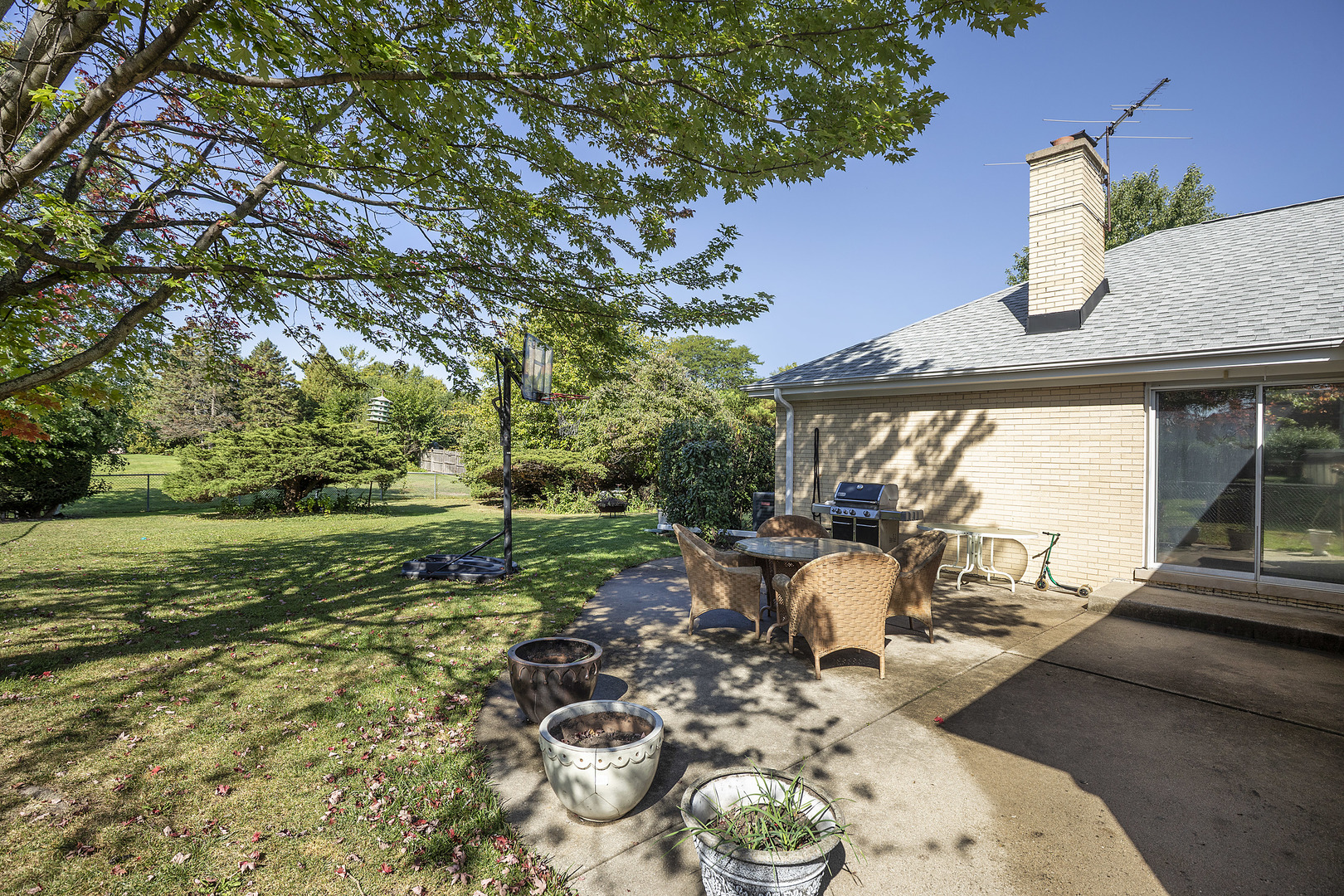 730 Castlewood Ln Deerfield, IL 60015