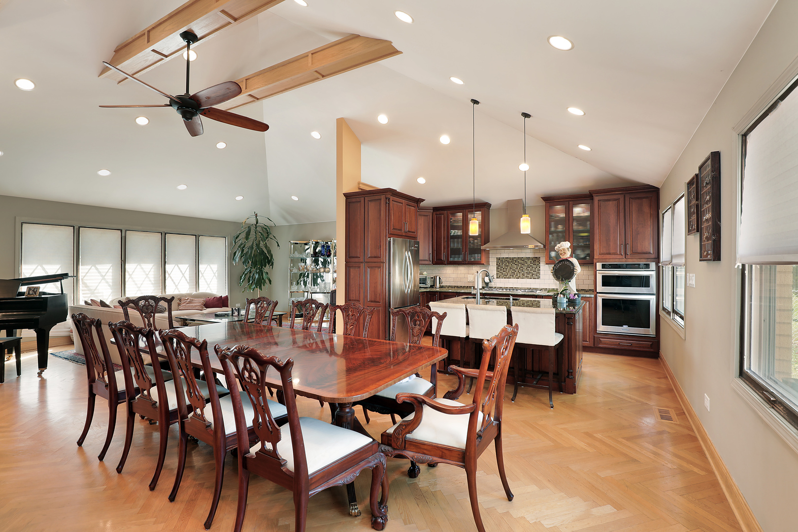 730 Castlewood Ln Deerfield, IL 60015