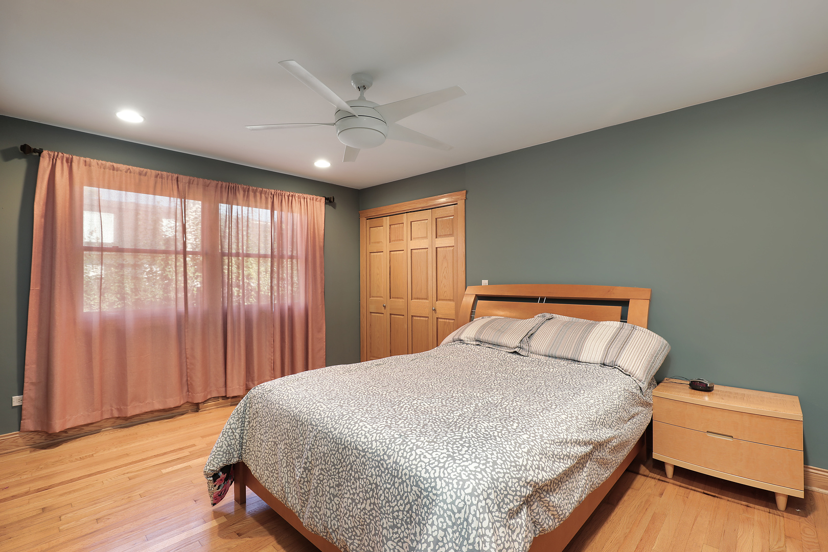 730 Castlewood Ln Deerfield, IL 60015