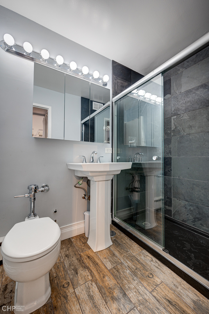 5757 N Sheridan Rd #10G Chicago, IL 60660