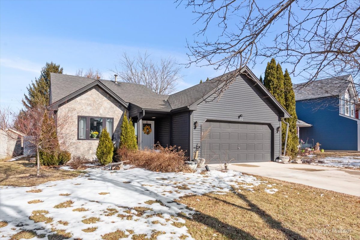 1182 Concord Dr Elgin, IL 60120