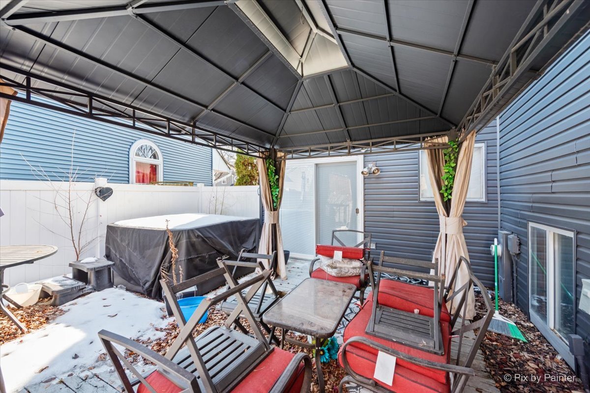 1182 Concord Dr Elgin, IL 60120