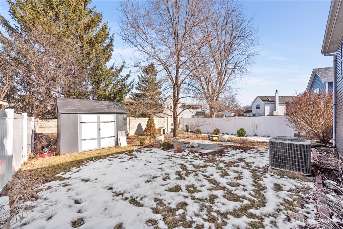 1182 Concord Dr Elgin, IL 60120